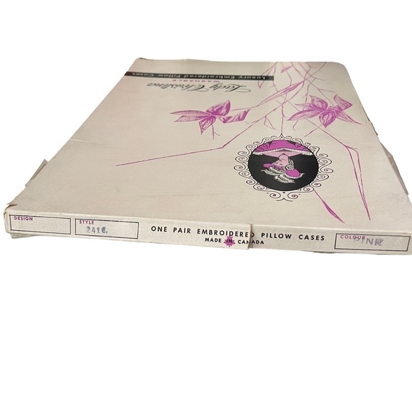 Lady Christina quality pillowcases set of two, made in Canada, 1960’s.! - Picture 4 of 4